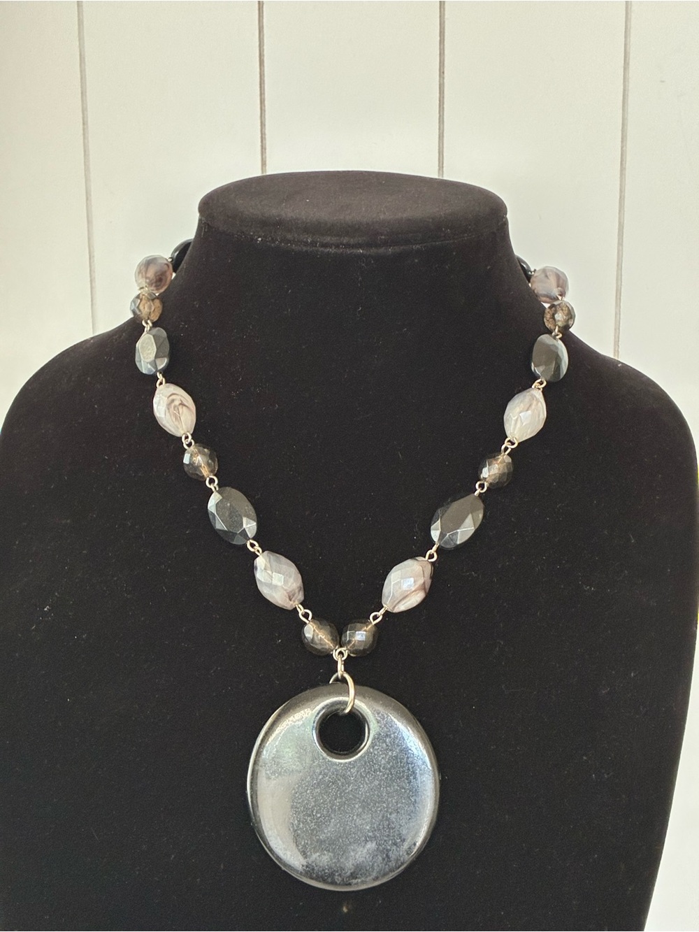Round Silver-Tone Pendant Bead Necklace - Gray